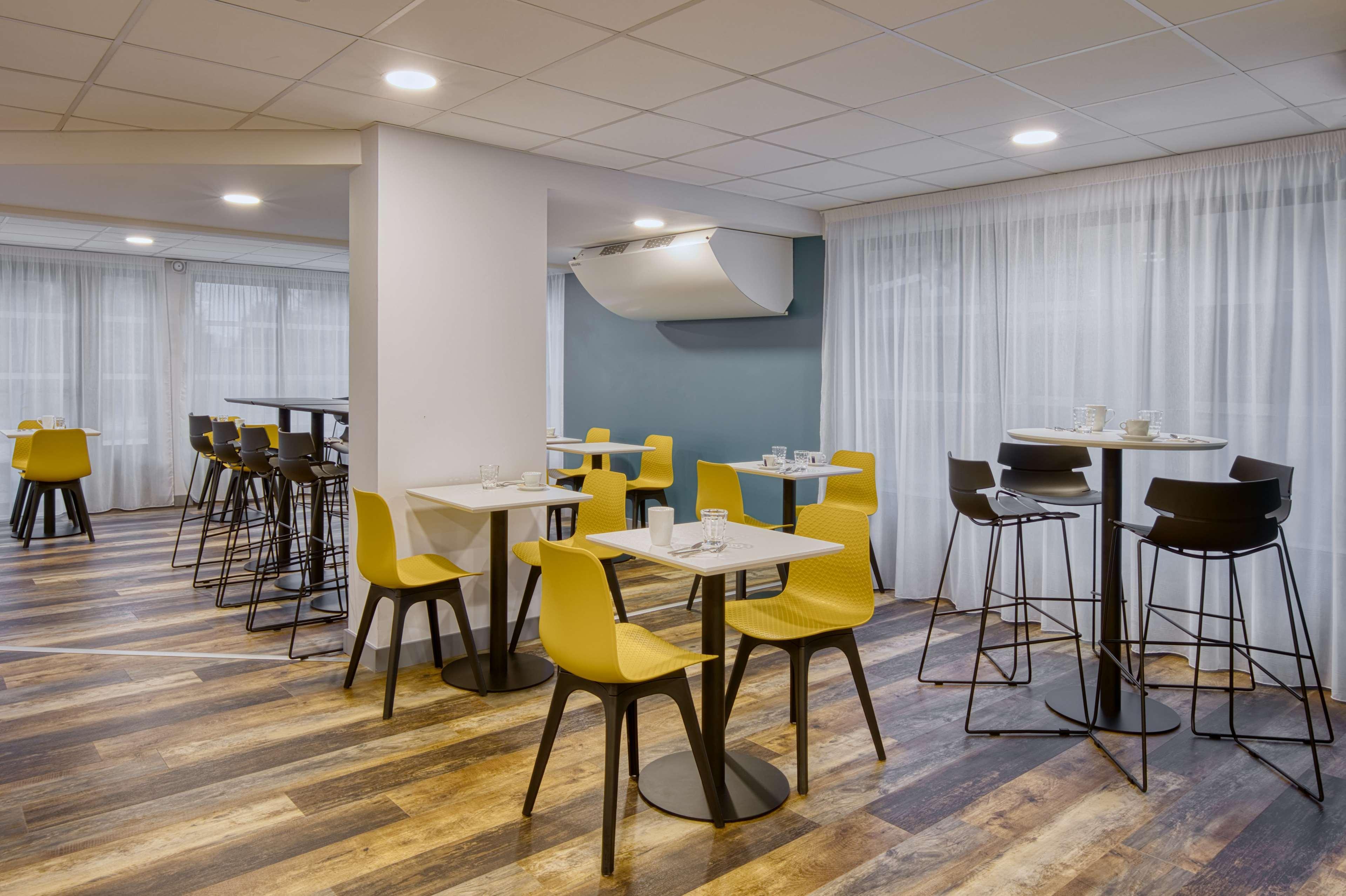 Sure Hotel By Best Western Les Portes De Μοντωμπάν Εξωτερικό φωτογραφία