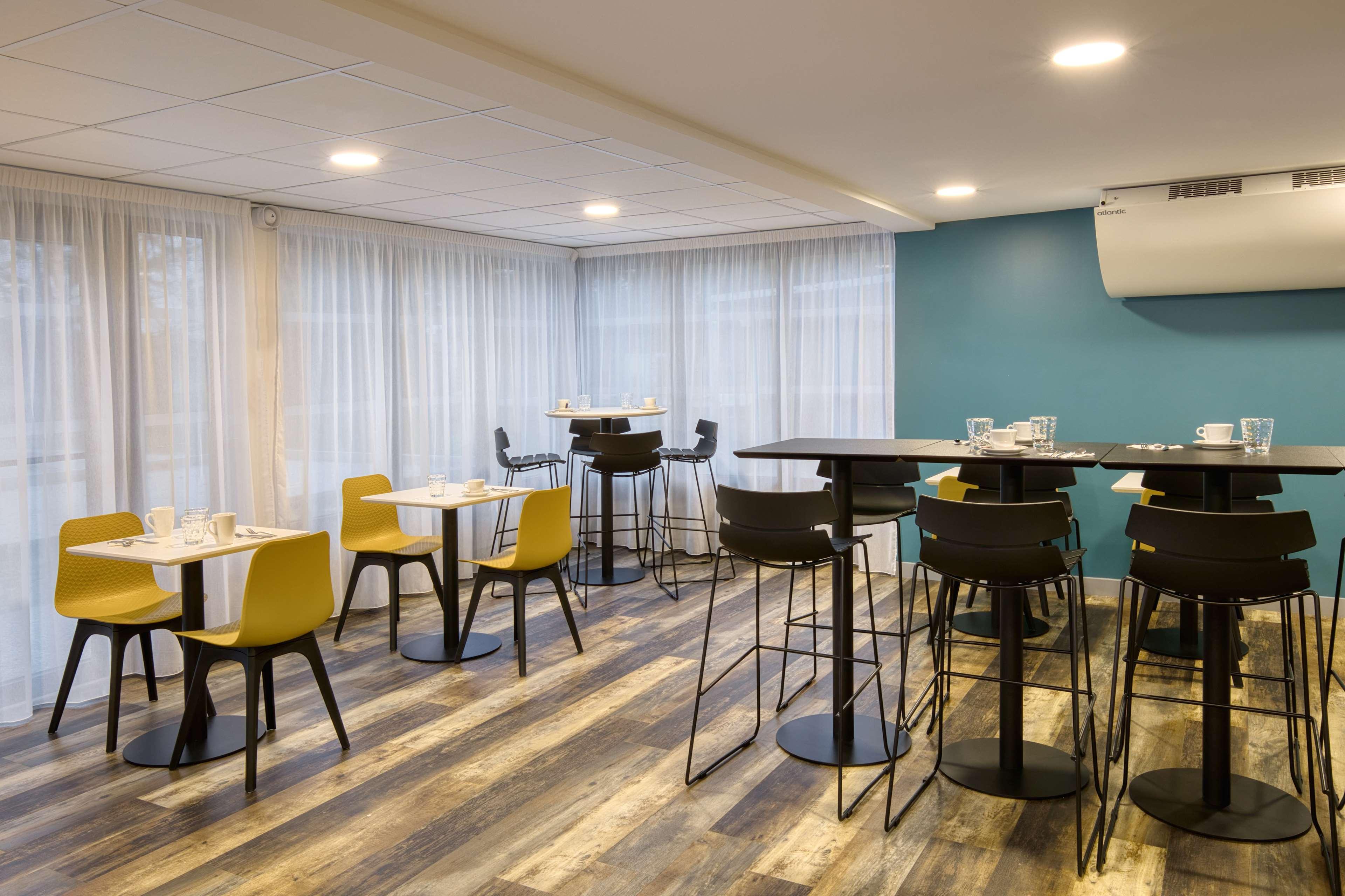 Sure Hotel By Best Western Les Portes De Μοντωμπάν Εξωτερικό φωτογραφία