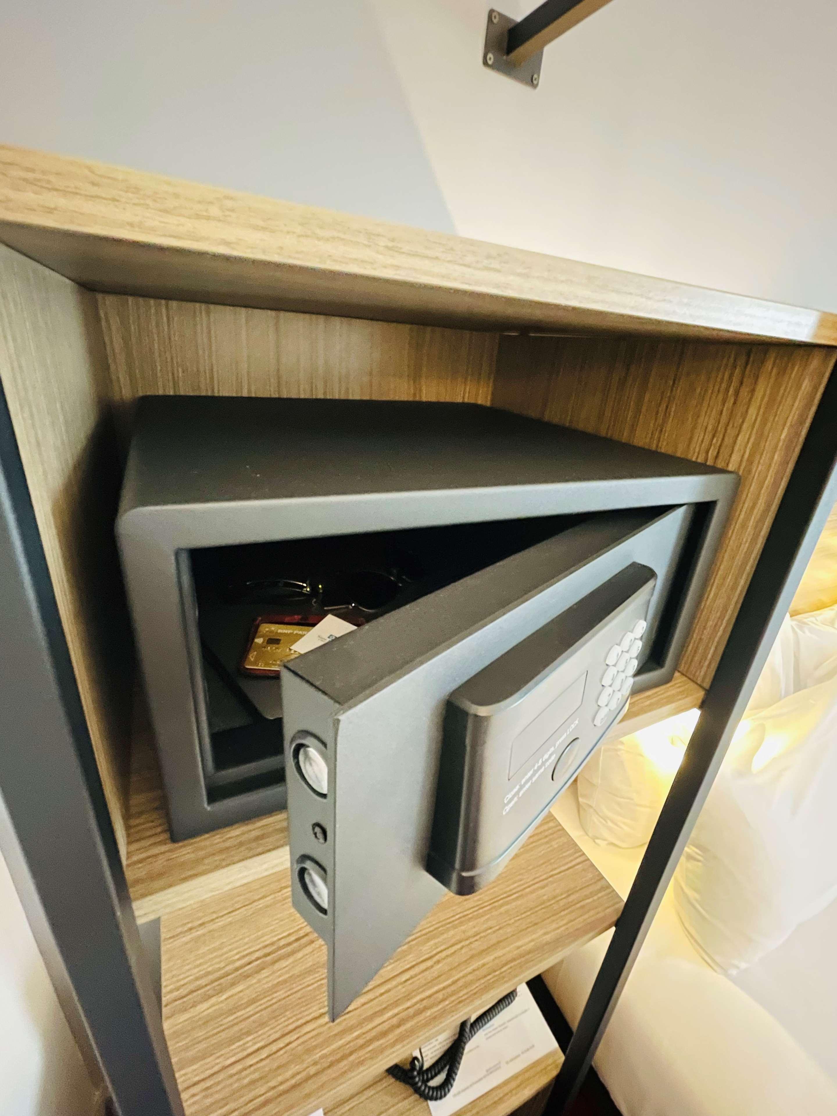 Sure Hotel By Best Western Les Portes De Μοντωμπάν Εξωτερικό φωτογραφία