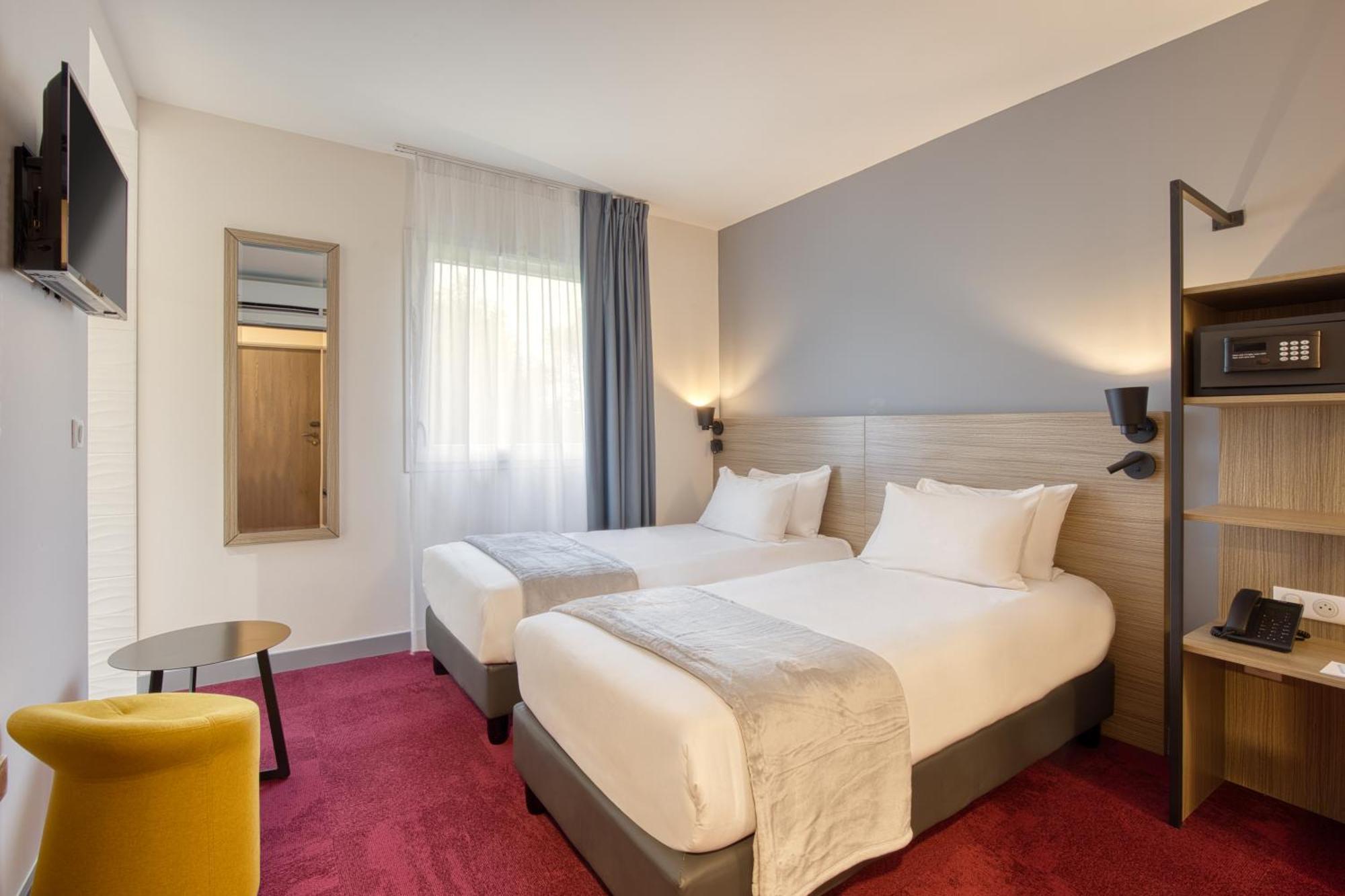 Sure Hotel By Best Western Les Portes De Μοντωμπάν Εξωτερικό φωτογραφία