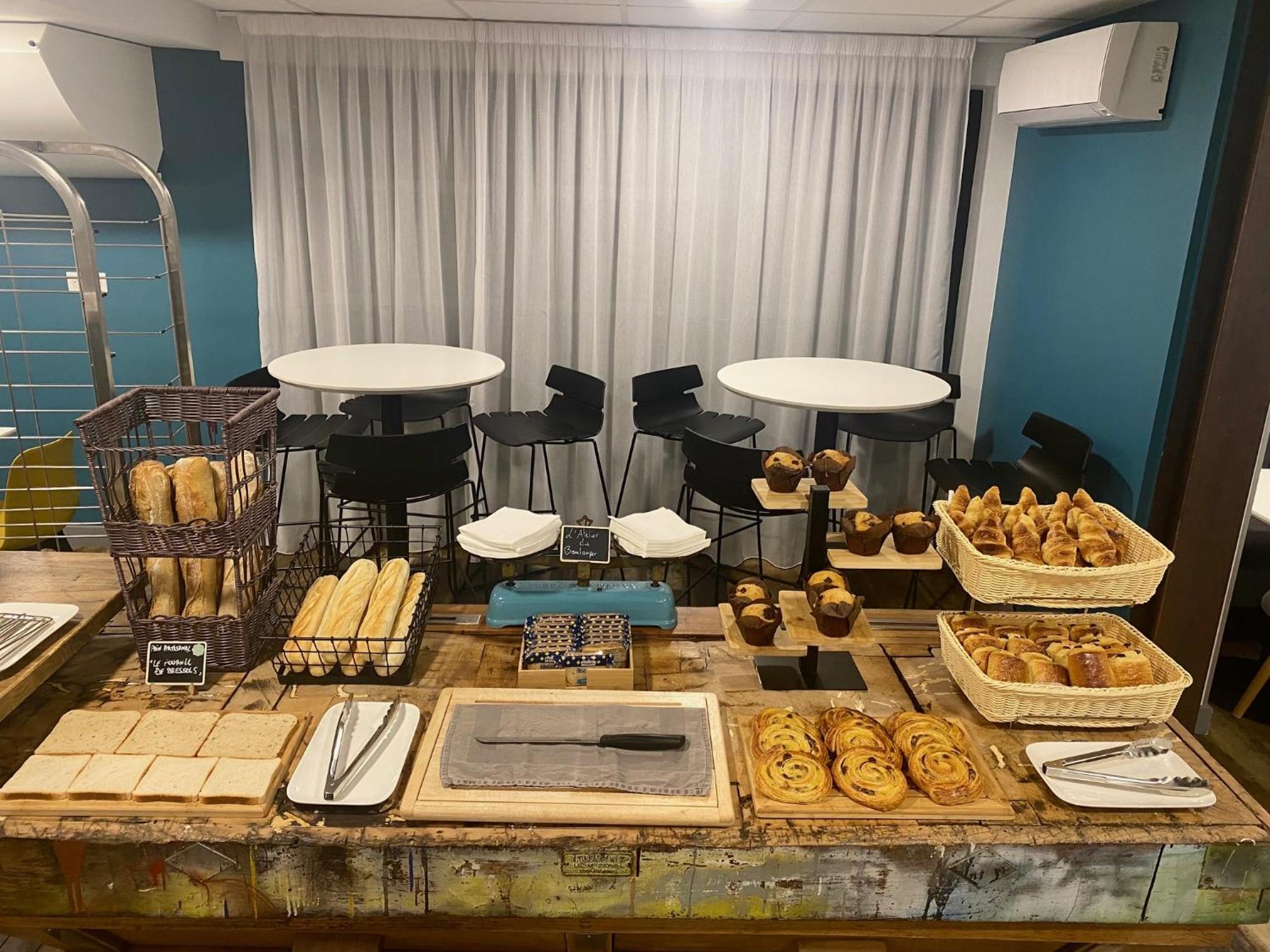 Sure Hotel By Best Western Les Portes De Μοντωμπάν Εξωτερικό φωτογραφία