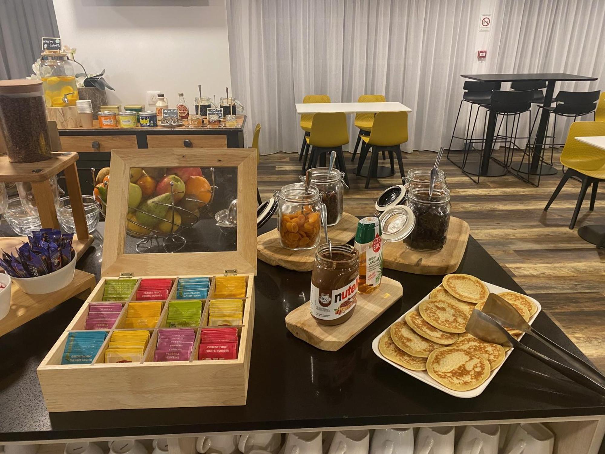 Sure Hotel By Best Western Les Portes De Μοντωμπάν Εξωτερικό φωτογραφία