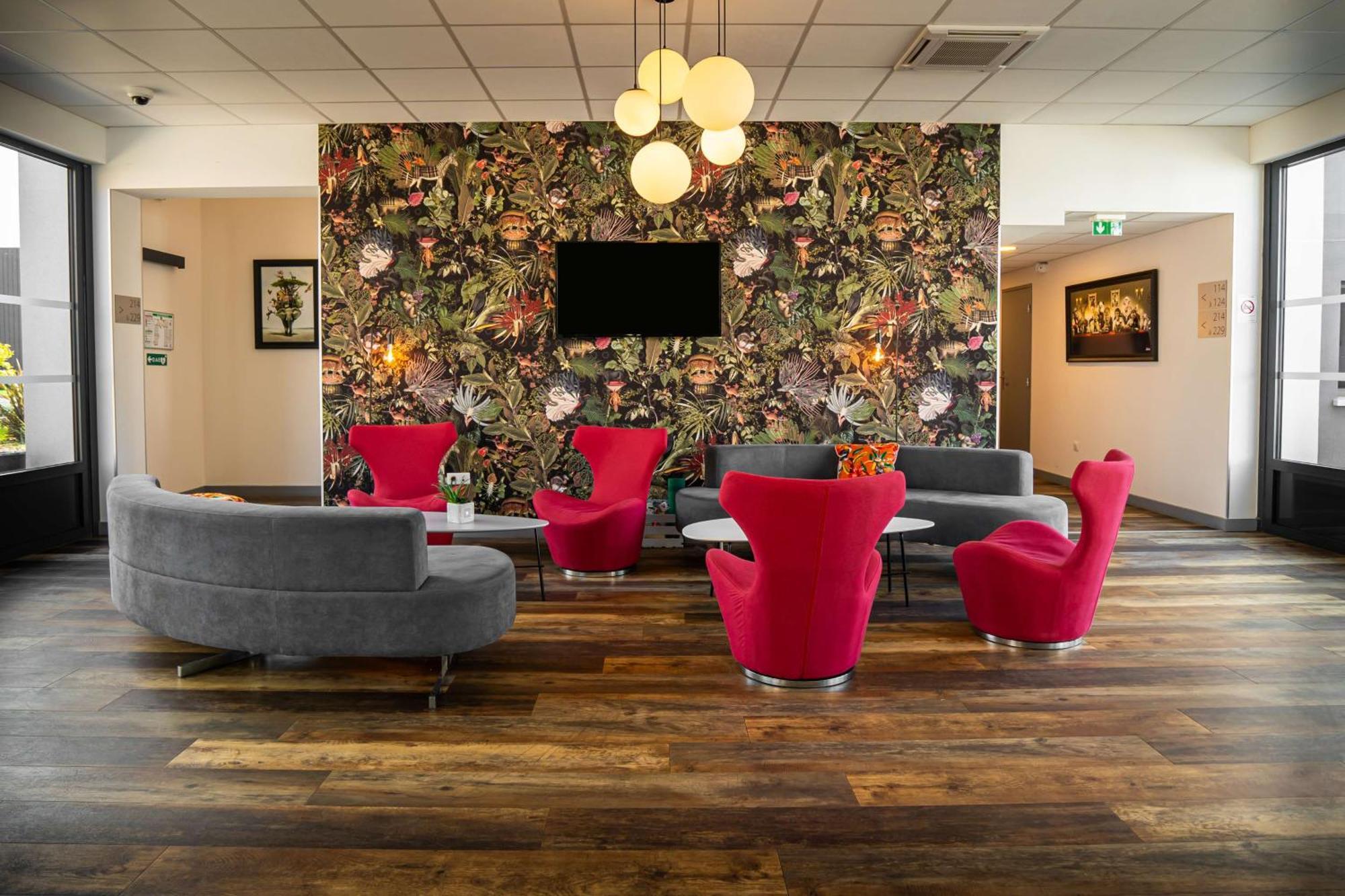 Sure Hotel By Best Western Les Portes De Μοντωμπάν Εξωτερικό φωτογραφία